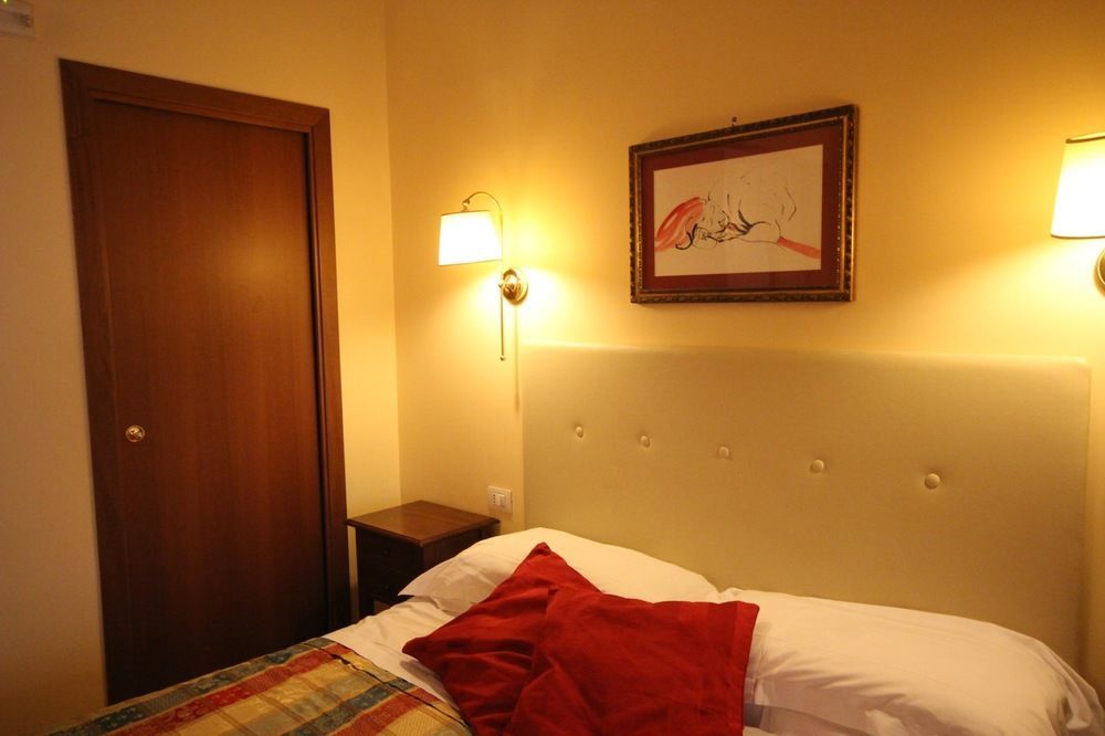 Hotel Internouno Rzym Zewnętrze zdjęcie